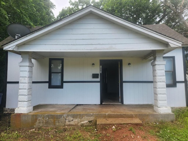 1003 E Whittaker St, Shawnee, OK 74801 - bungalow featuring a porch