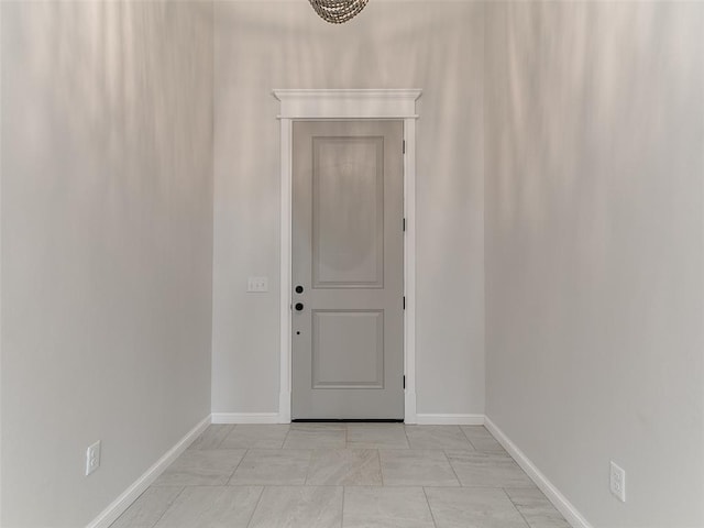 14613 Brantwood Cir, Oklahoma City, OK 73142 - doorway with baseboards