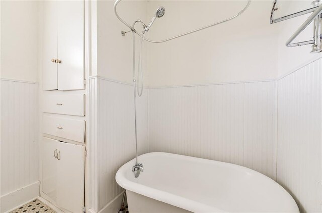 1505 NW 34th St, Oklahoma City, OK 73118 - full bathroom featuring a soaking tub