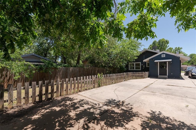 1505 NW 34th St, Oklahoma City, OK 73118 - view of patio with driveway