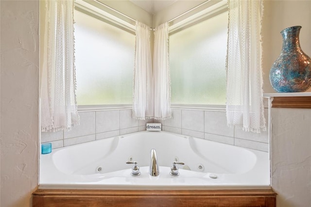 1908 Riviera Dr, Tuttle, OK 73089 - full bath with a tub with jets