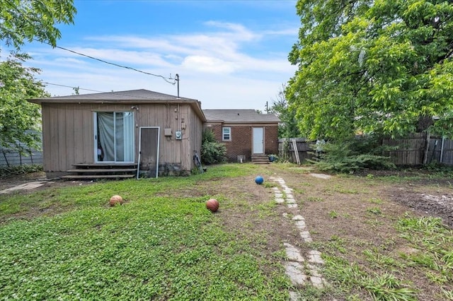 208 E Lockheed Dr, Midwest City, OK 73110 - back of property with entry steps