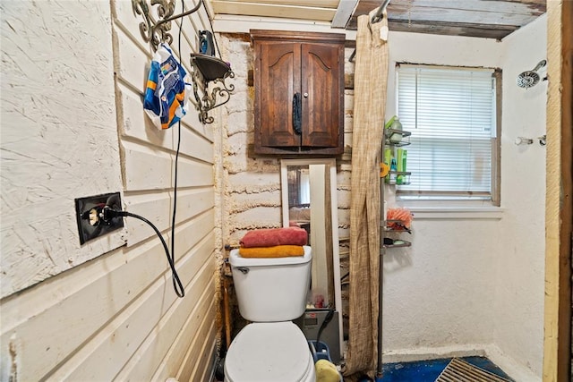 21380 E Fifth St, Hinton, OK 73047 - bathroom featuring toilet