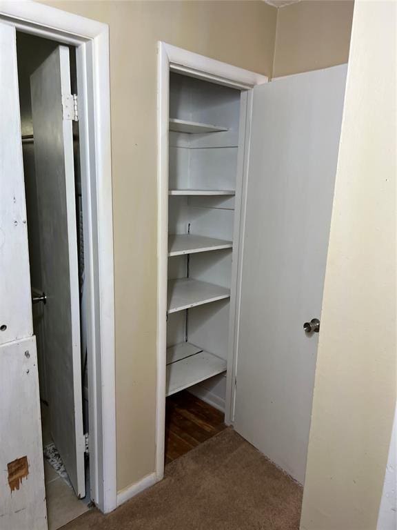 1012 Box St, Altus, OK 73521 - view of closet