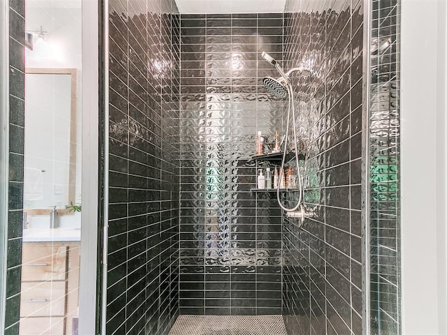 13001 Broken Arrow, Arcadia, OK 73007 - full bath featuring tiled shower