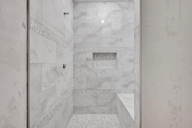 2807 N Lyon Dr, Oklahoma City, OK 73107 - full bathroom featuring tiled shower