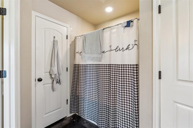1012 SW 13th St, Moore, OK 73160 - bathroom featuring curtained shower and recessed lighting