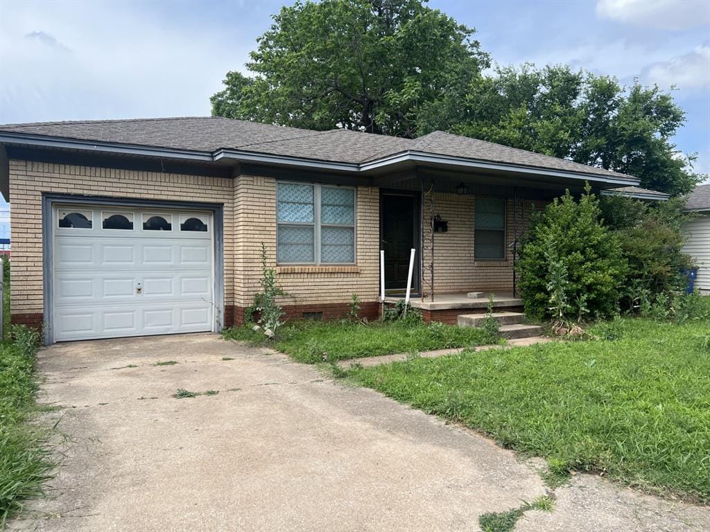 918 W Cherokee Pl, Lindsay, OK 73052 - photo 1