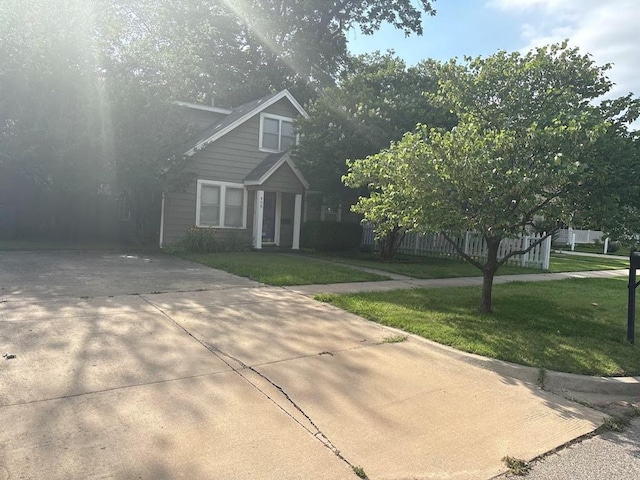 408 N Findlay St, Norman, OK 73071 - view of front of home with a front yard and concrete driveway