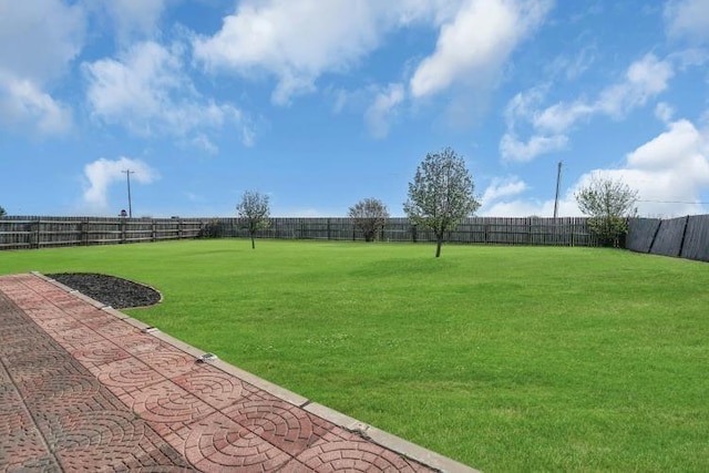 2 NW Havenshire Cir, Lawton, OK 73505 - view of yard