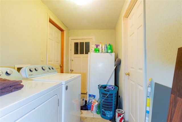 320 W Forest Ave, Eufaula, OK 74432 - laundry area featuring independent washer and dryer