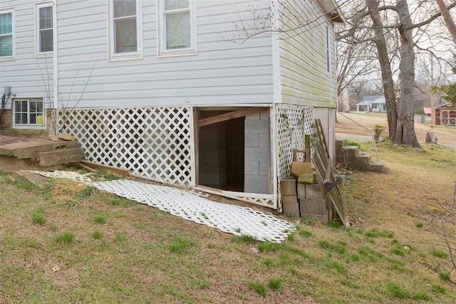 320 W Forest Ave, Eufaula, OK 74432 - view of home's exterior featuring a yard
