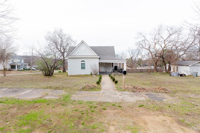 320 W Forest Ave, Eufaula, OK 74432 - view of front of home featuring covered porch