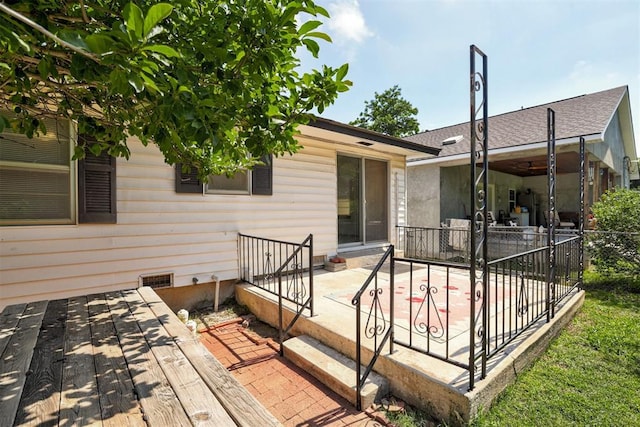 520 SE 47th St, Oklahoma City, OK 73129 - wooden terrace featuring a patio area