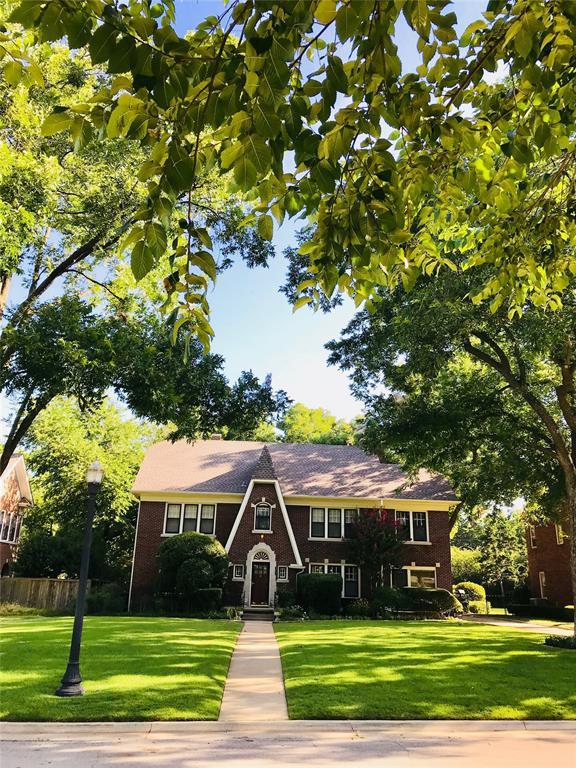 1527 NW 35th St, Oklahoma City, OK 73118 - english style home with brick siding