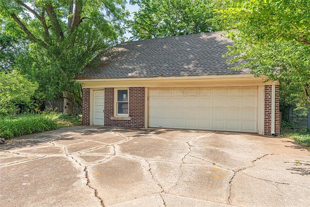 1527 NW 35th St, Oklahoma City, OK 73118 - view of garage