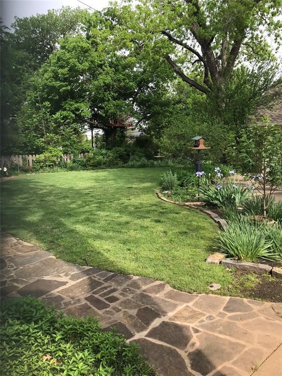 1527 NW 35th St, Oklahoma City, OK 73118 - view of grassy yard