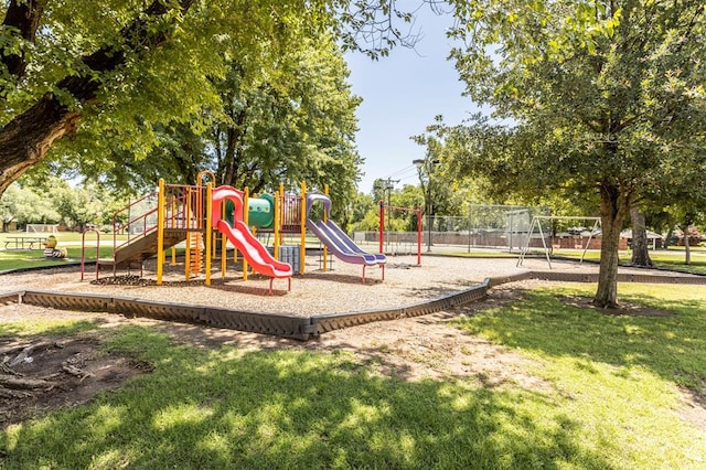 829 Douglas Dr, Norman, OK 73069 - view of community jungle gym