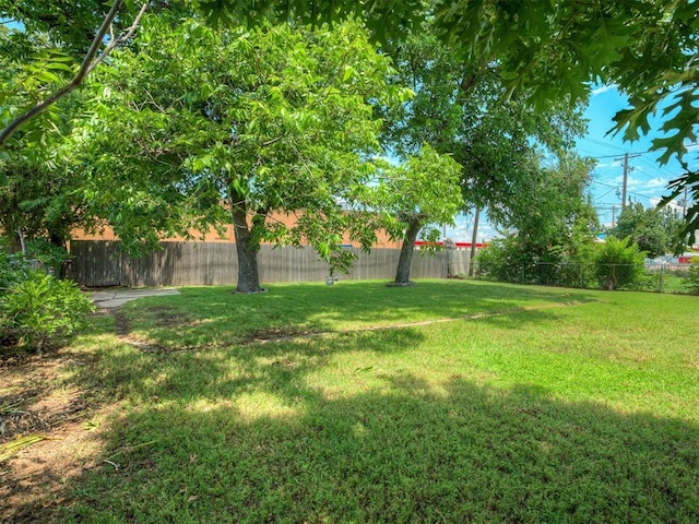 2117 SW 76th St, Oklahoma City, OK 73159 - view of yard
