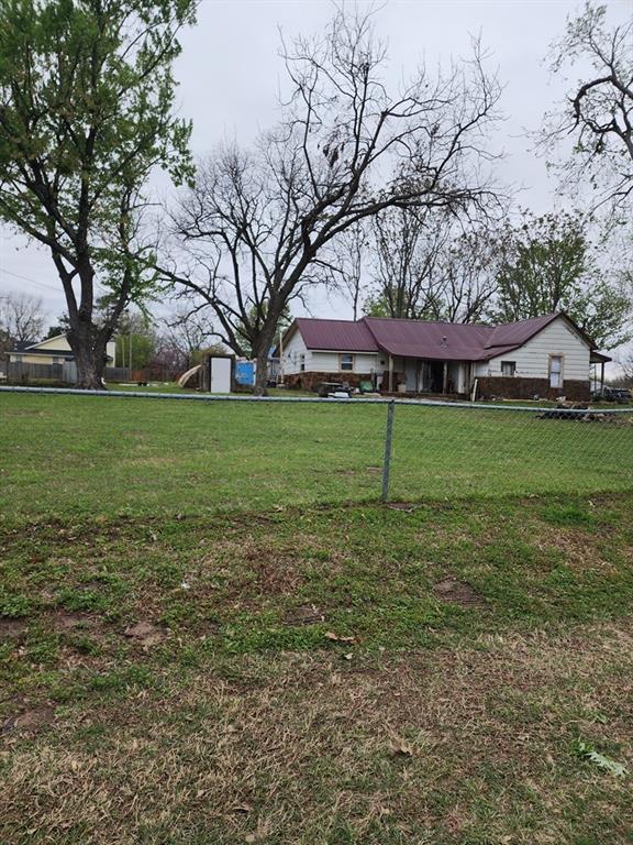 310 Mcgee St, Eufaula, OK 74432 - photo 3