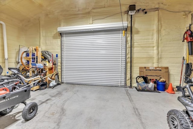 13091 Mannington Rd, Edmond, OK 73025 - view of garage