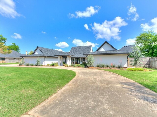 4107 Northhampton Dr, Norman, OK 73072 - view of front of home featuring curved driveway