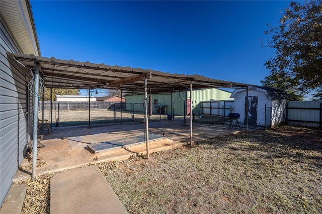 607 E C St, Arapaho, OK 73620 - photo 3