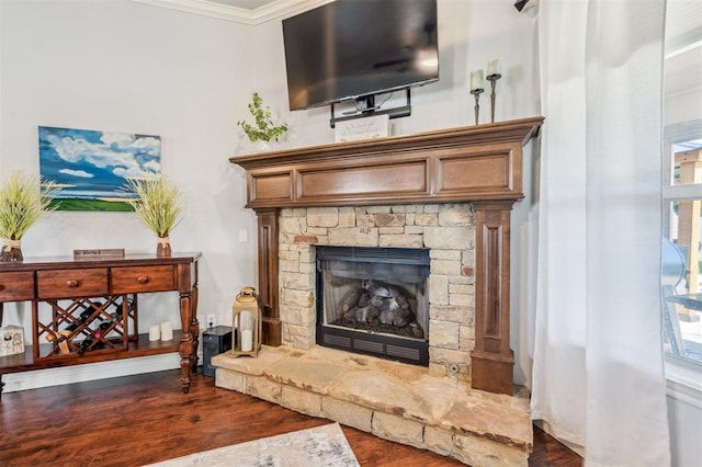 908 Carol Ann Pl, Moore, OK 73160 - detailed view of wood finished floors, ornamental molding, and a fireplace