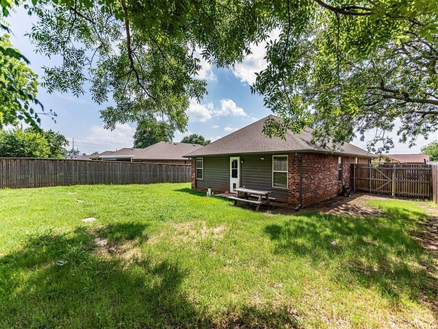 4212 Bonaparte Blvd, Midwest City, OK 73110 - view of yard