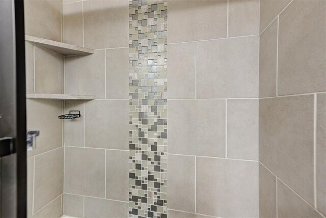 8340 NW 137th St, Oklahoma City, OK 73142 - bathroom with a tile shower