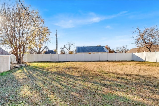 501 SW 2nd St, Tuttle, OK 73089 - view of yard