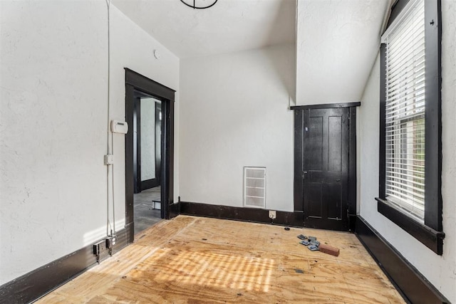 1901 E University Ave, Guthrie, OK 73044 - foyer entrance with baseboards