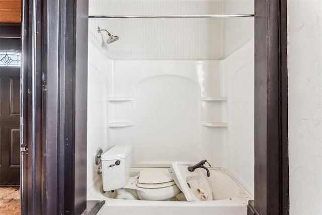 1901 E University Ave, Guthrie, OK 73044 - bathroom with toilet and bathing tub / shower combination