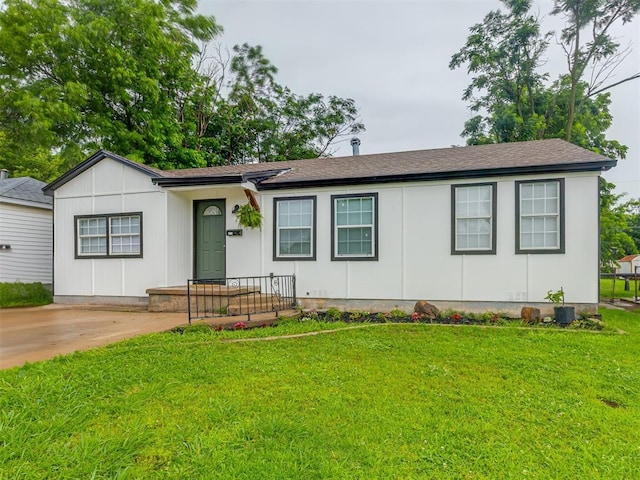2417 SW 47th St, Oklahoma City, OK 73129 - ranch-style house with a front yard