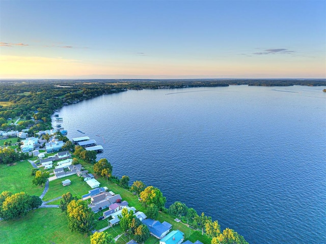 37271 S Cliff Crest Dr, Langley, OK 74301 - aerial view of property's location featuring a nearby body of water