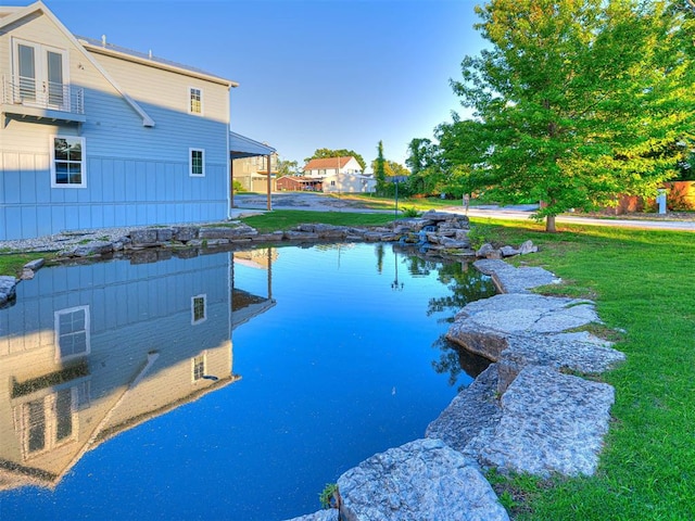 37271 S Cliff Crest Dr, Langley, OK 74301 - view of pool featuring a yard and a small pond