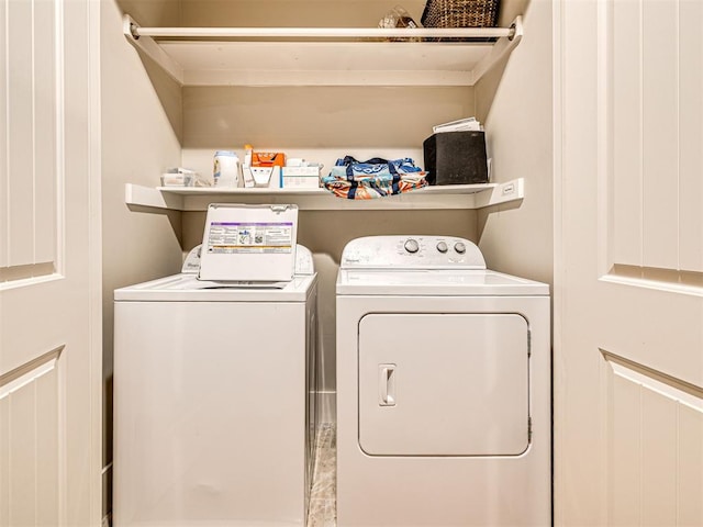 37271 S Cliff Crest Dr, Langley, OK 74301 - laundry area featuring washer and dryer