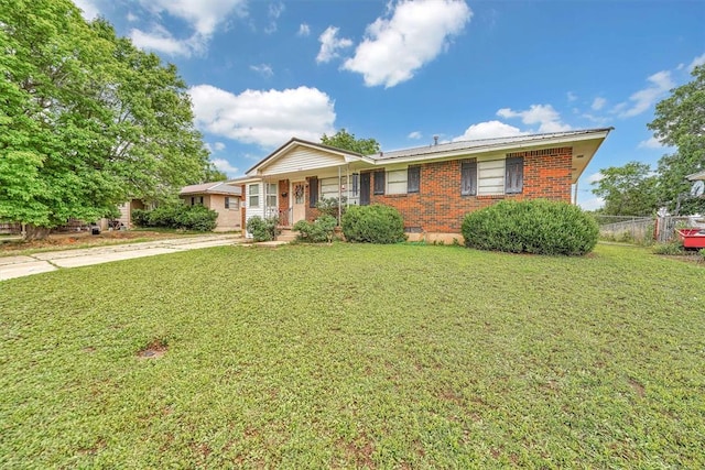 305 Gary St, Mangum, OK 73554 - photo 3