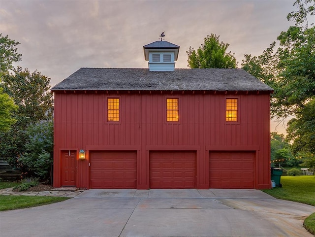 4005 NE 122nd St, Edmond, OK 73013 - garage featuring a garage