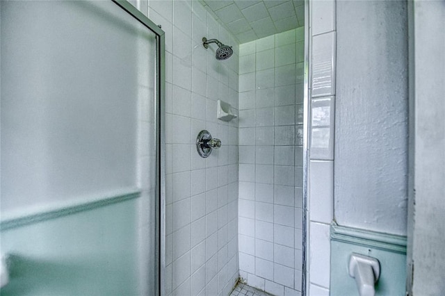 342 W Birch Dr, Mustang, OK 73064 - full bathroom featuring a stall shower
