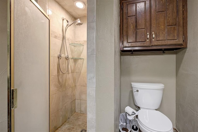 11129 E Thayer St, Midwest City, OK 73130 - full bathroom featuring a tile shower