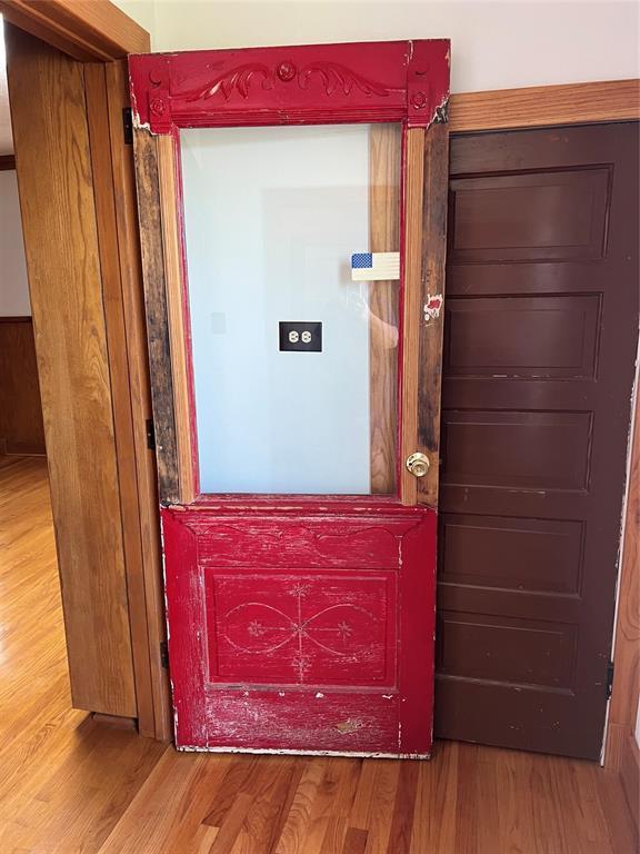 802 N Hudson St, Altus, OK 73521 - detailed view of wood finished floors