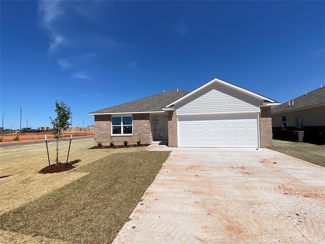 920 S Bear Ln, Mustang, OK 73064 - photo 1