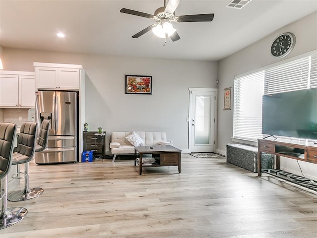5512 Cheyenne Rd, Warr Acres, OK 73132 - living area with ceiling fan, light wood-style floors, and recessed lighting