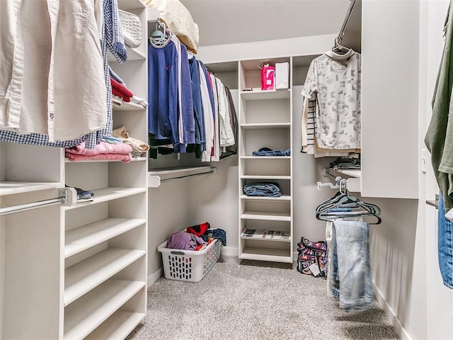 5512 Cheyenne Rd, Warr Acres, OK 73132 - spacious closet with carpet