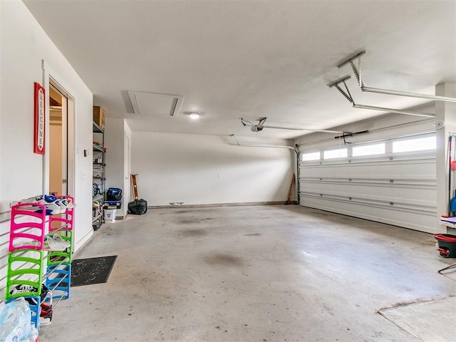 5512 Cheyenne Rd, Warr Acres, OK 73132 - garage featuring a garage door opener