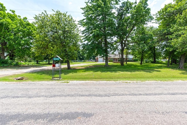 3860 Wake Forest Rd, Edmond, OK 73034 - view of front of property with a front yard