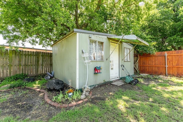4912 NW 29th St, Oklahoma City, OK 73127 - view of outbuilding featuring a fenced backyard