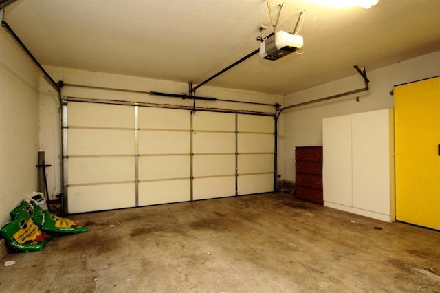 8113 Turtle Dove Dr, Oklahoma City, OK 73132 - garage with a garage door opener