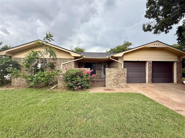 601 Sky Cir, Altus, OK 73521 - photo 1